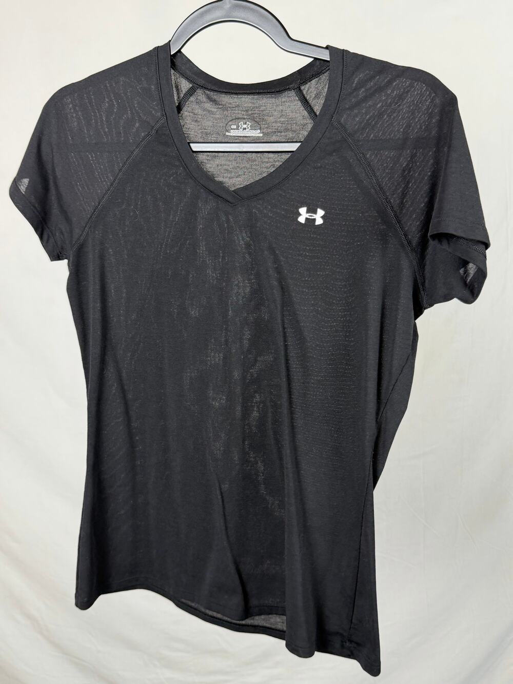 Under Armour Black V-Neck Activewear Short Sleeve T-Shirt Size Small SM